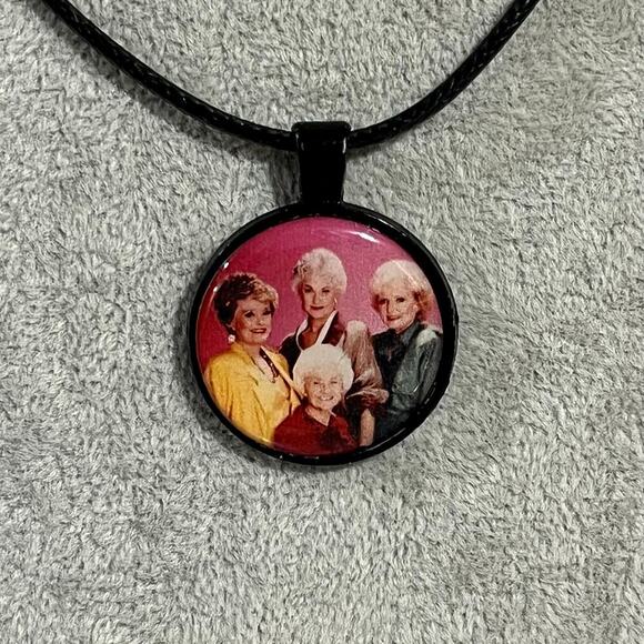 The Golden Girls Necklace - Picture 1 of 6